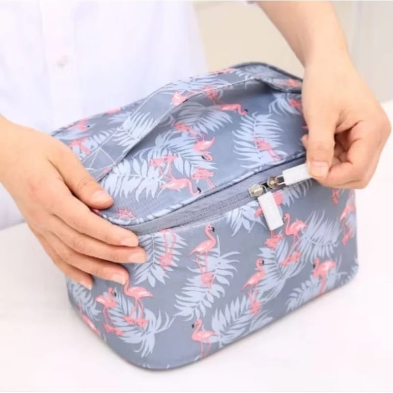 Tas Kosmetik Pouch Make Up Travel Motif Lucu 21x15x16 cm Multi Fungsi — 6