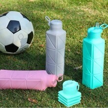 Botol Air Minum Silikon Lipat 700ml Bebas BPA Praktis dan Anti Bocor — 7