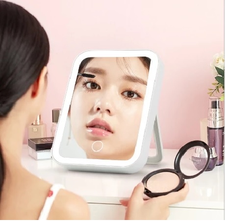 Cermin Make up LED Touch Screen Portable Aesthetic 3 Tingkat Kecerahan — 10
