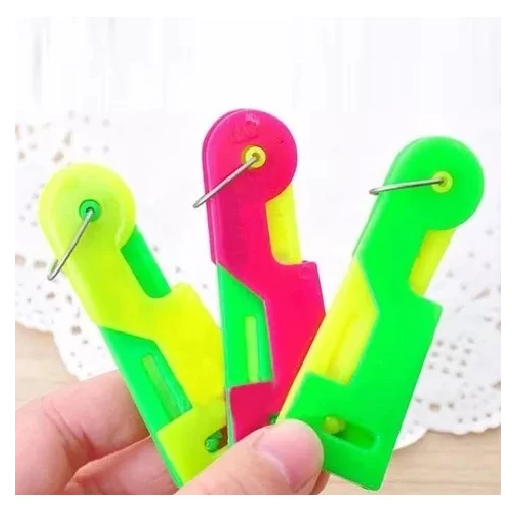 Alat Bantu Memasukan Benang ke Jarum Mata Nenek Plastik Needle Threader — 5