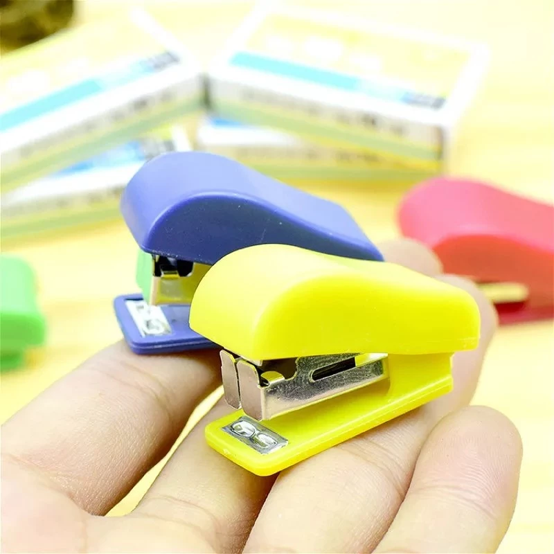 Stapler Mini Kecil Unik Lucu Bonus Isi ATK Praktis