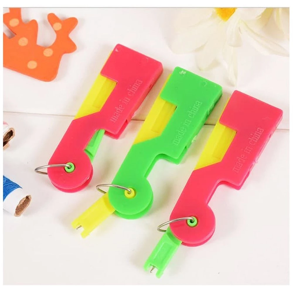 Alat Bantu Memasukan Benang ke Jarum Mata Nenek Plastik Needle Threader — 6
