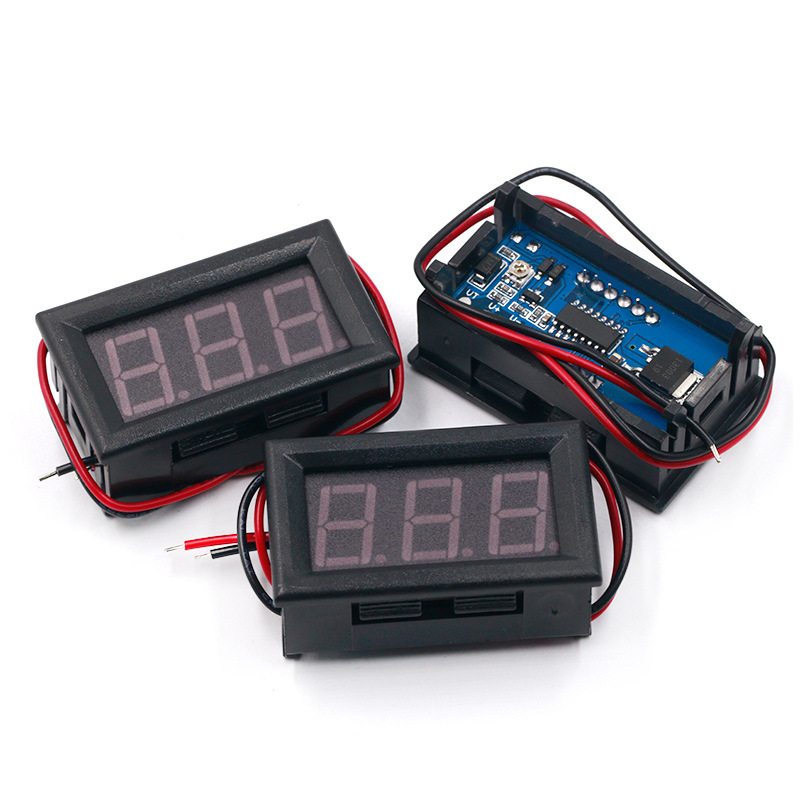 Voltmeter Digital 2 Kabel LED Terang Ukuran Kompak Praktis — 6