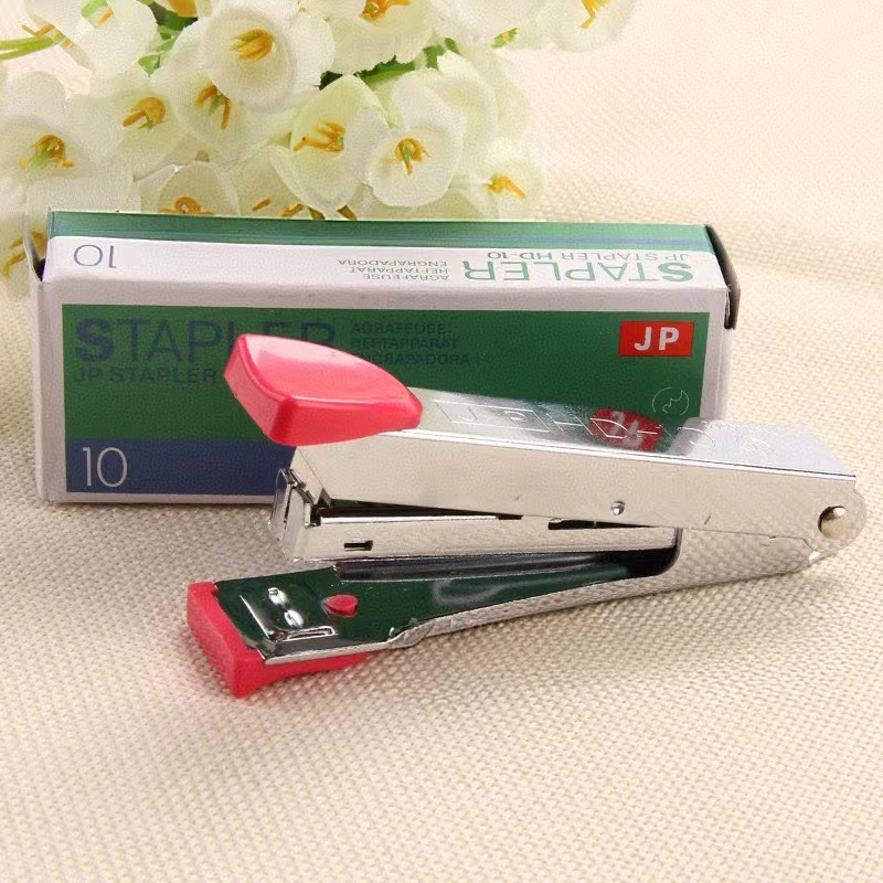 Stapler Mini Hekter Kecil dengan Dimensi 9.5 cm x 2 cm Fungsional — 6