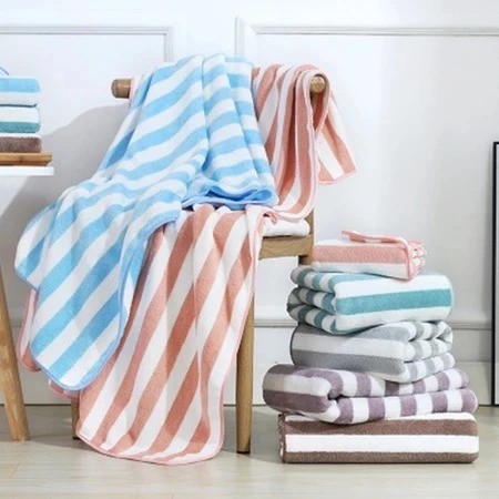 Handuk Mandi Dewasa Bayi Strip Salur Bulu Lembut Tali Gantung
