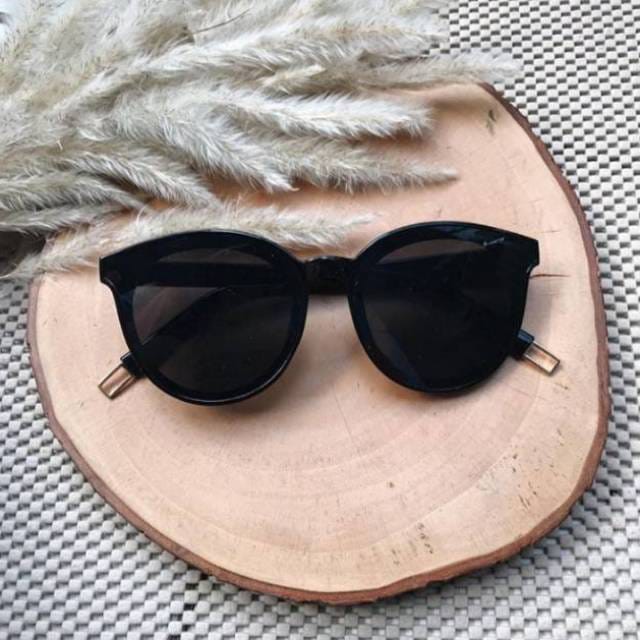 Kacamata Hitam Pantai Wanita Kekinian Korean Design Retro — 10