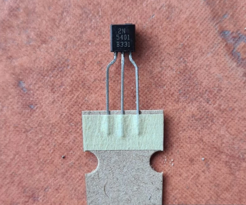 Transistor Komponen Elektronik Penguat Arus dan Tegangan Serbaguna — 2