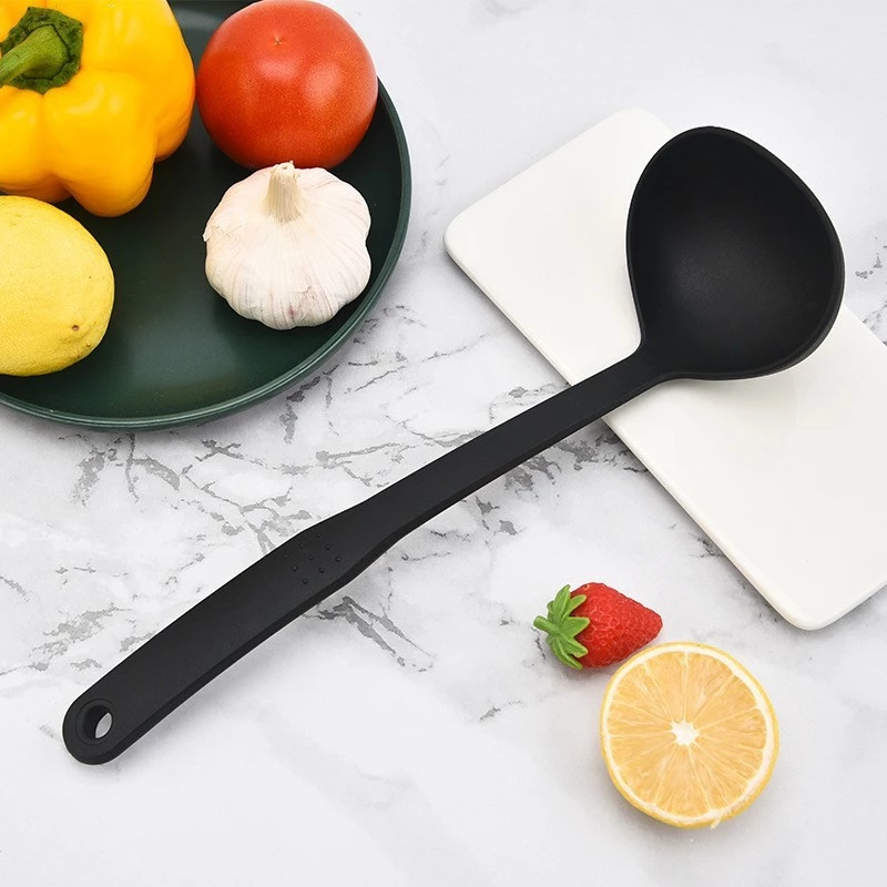 Set Perlengkapan Masak Multifungsi: Spatula, Centong, Dan Saringan — 6